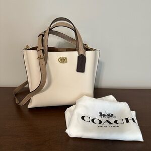 Coach Willow Tote 24 Like New Sold out Handbag Chalk Colorblock